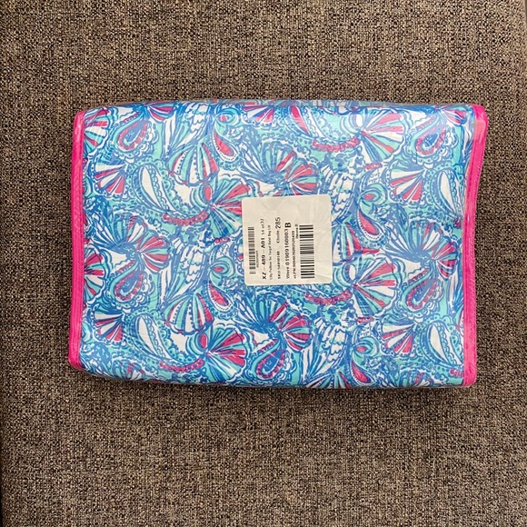 Lilly Pulitzer for Target Hanging Toiletry Bag - Picture 2 of 4